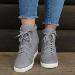 Linea Paolo Fiji Leather, Quilted, Lace Up, Comfort, Wedge, High-top Sneaker 8M